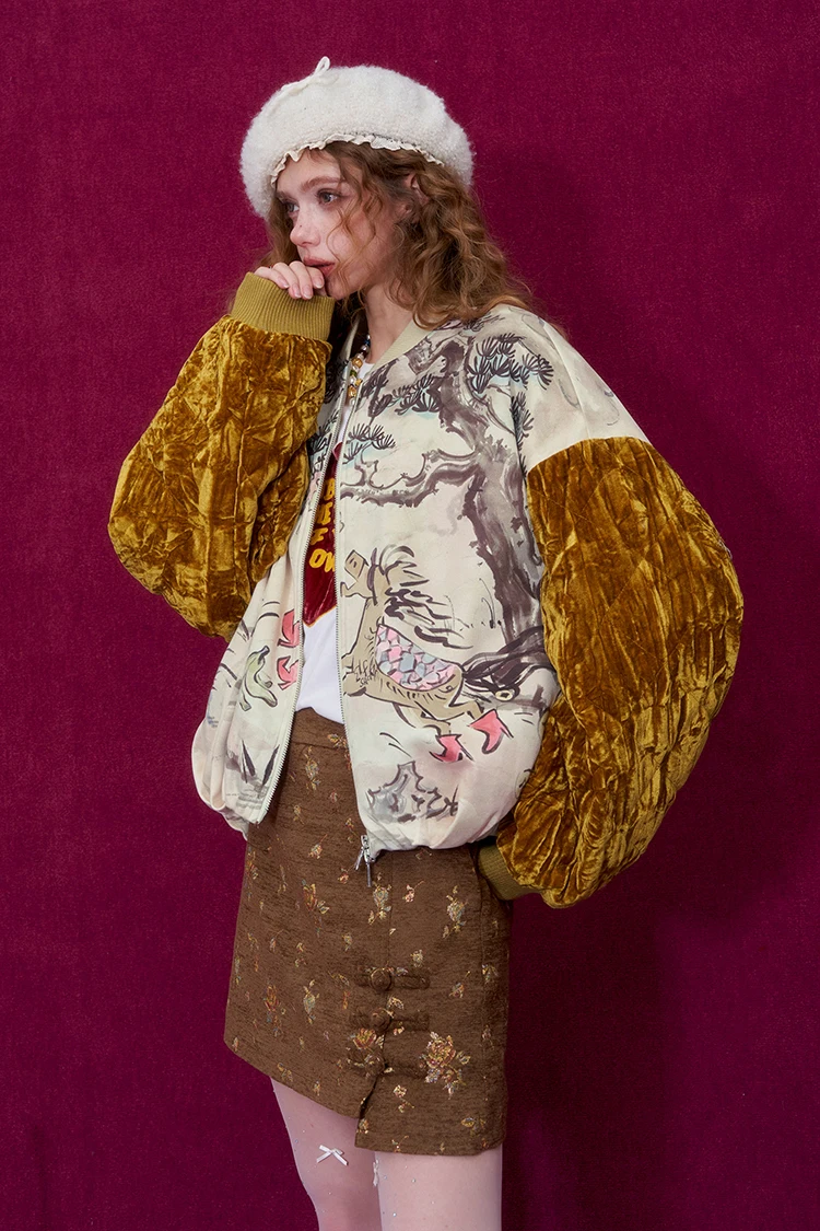 ELFSACK 2026 Oriental Royal Winter Jacket Women, Velvet Sleeve Horse Print Loose Coat, Winter Outerwear with Pine Print