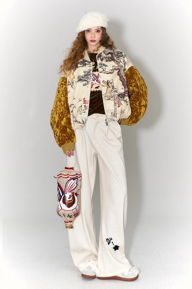 ELFSACK 2026 Oriental Royal Winter Jacket Women, Velvet Sleeve Horse Print Loose Coat, Winter Outerwear with Pine Print