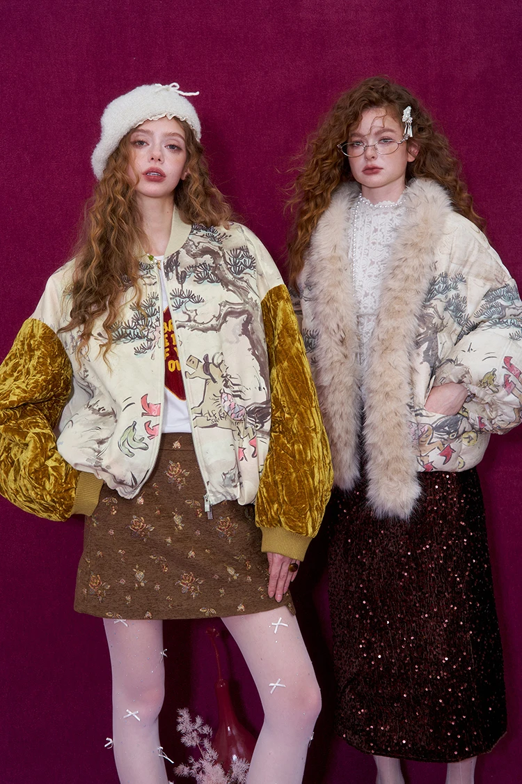 ELFSACK 2026 Oriental Royal Winter Jacket Women, Velvet Sleeve Horse Print Loose Coat, Winter Outerwear with Pine Print