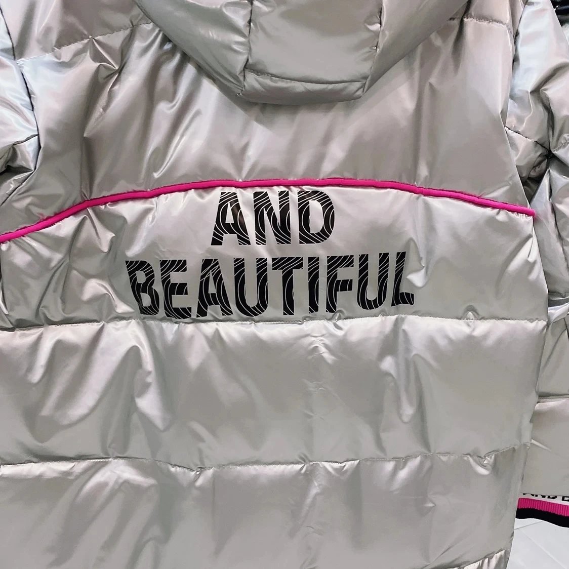 Winter Glossy Long Hooded Jacket Parka Women White Duck Down Big Pocket Knee Length Down Jacket Female Warm Down Outwears Coat