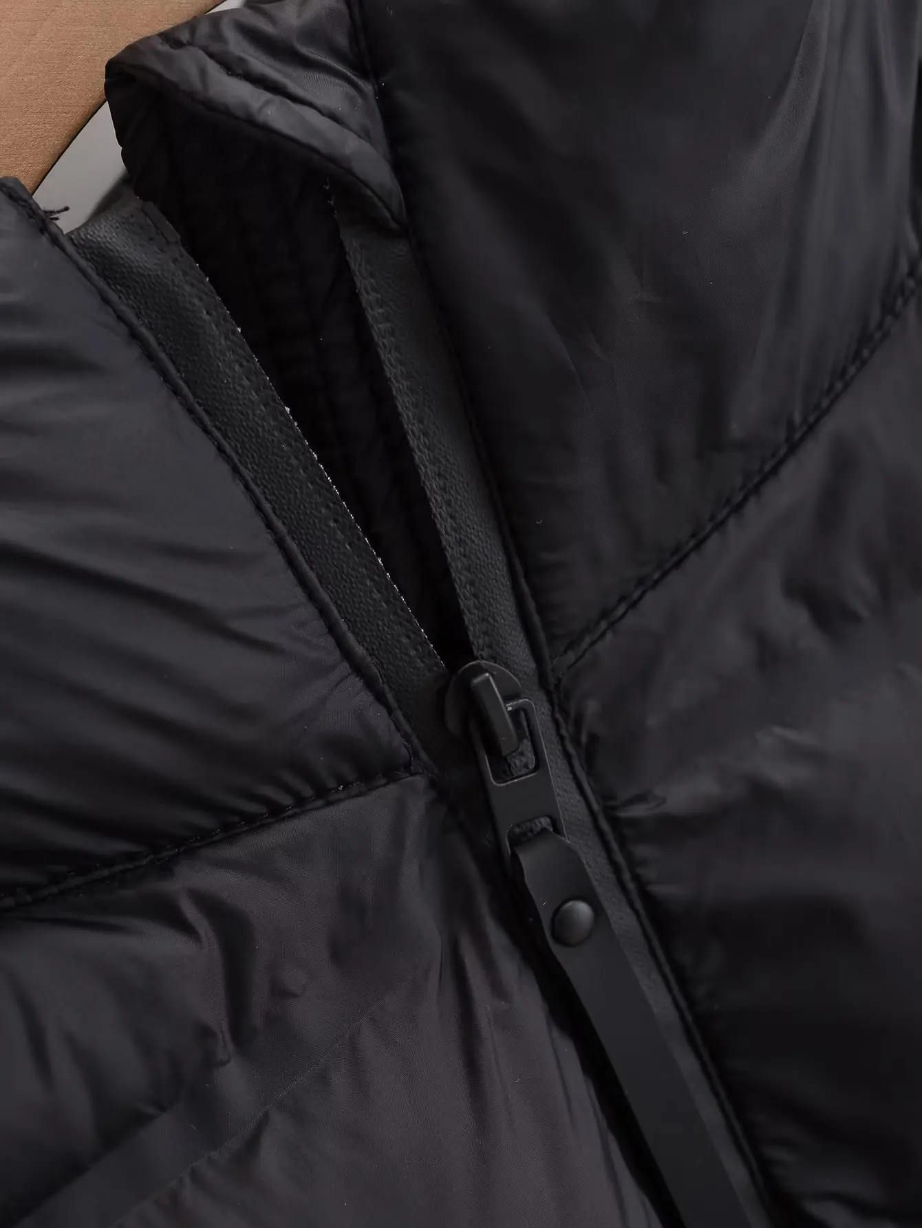 Winter Jackets For Women 2025 Black Spliced Long Sleeve Winter Women's Cold Coat Luxury Parkas Female New In Outerwear