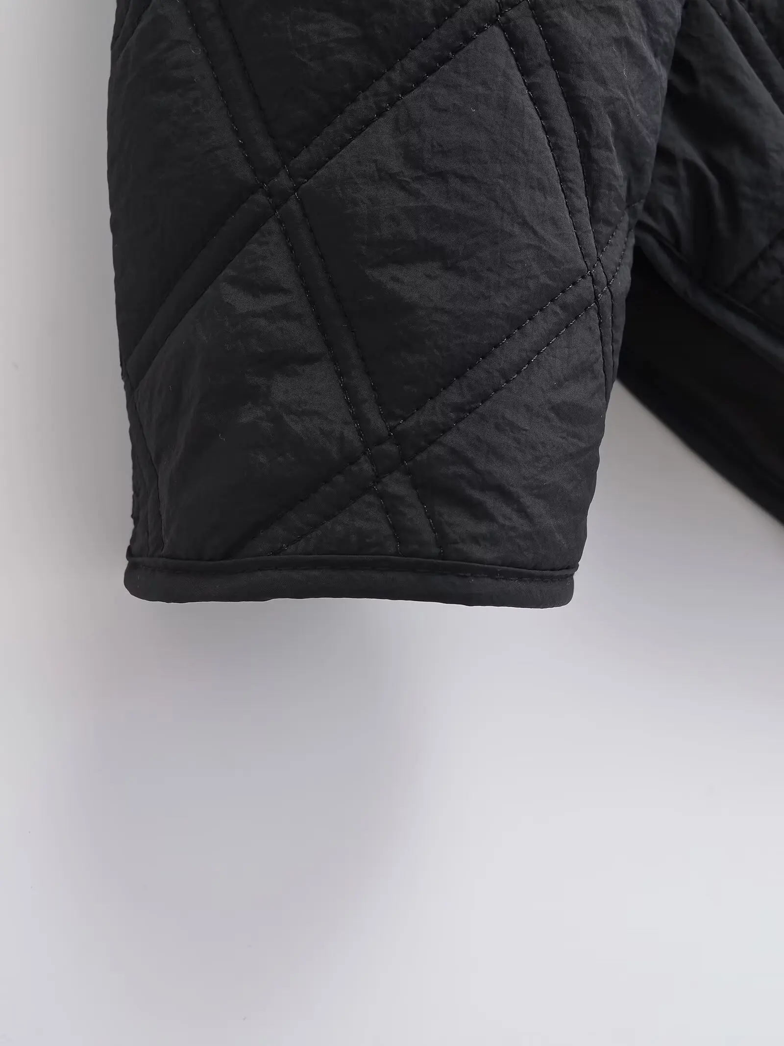 2026 New Fashion Autumn Winter Women's Casual Hooded Solid Black Padded Bomber Coats Female Basic Quilted Loose Parkas Jackets