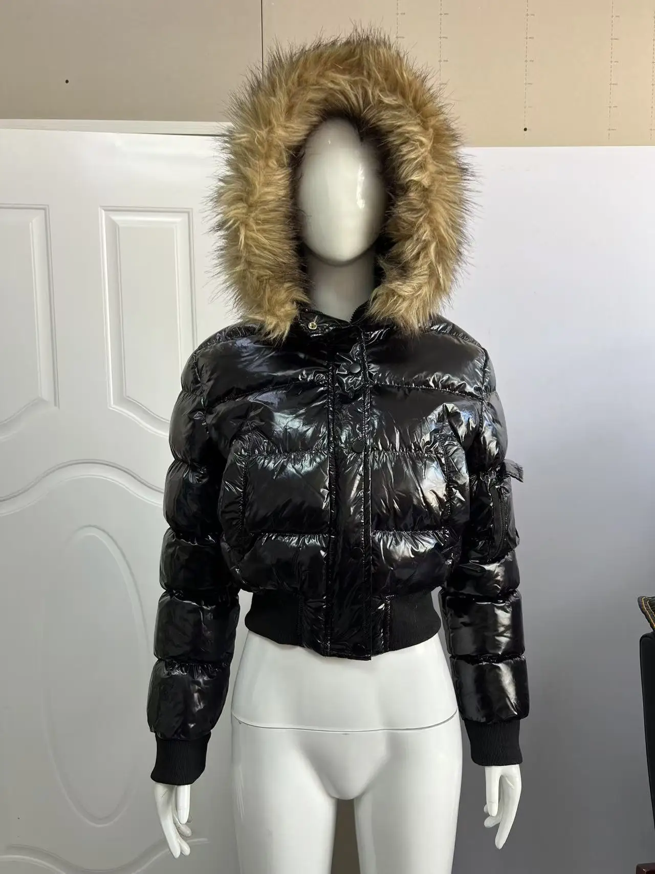New winter cotton coat, warm and fashionable zipper thickened personalized women's cotton coat 2025 Europe and America