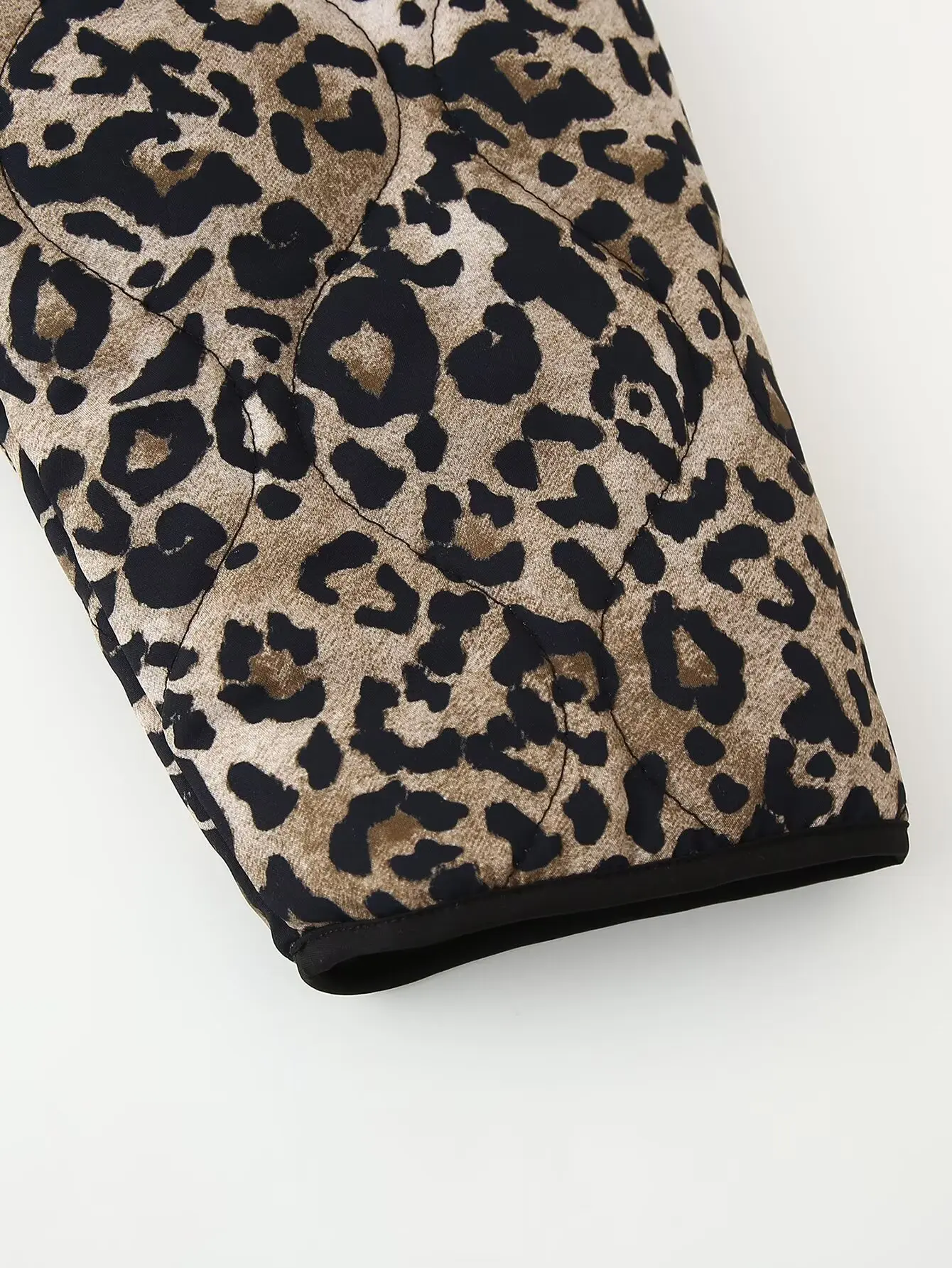 ZEVITY 2024 Women Vintage Leopard Print Quilted Cotton Jacket Female Chic Long Sleeve Buttons Casual Slim Coat Tops CT6287