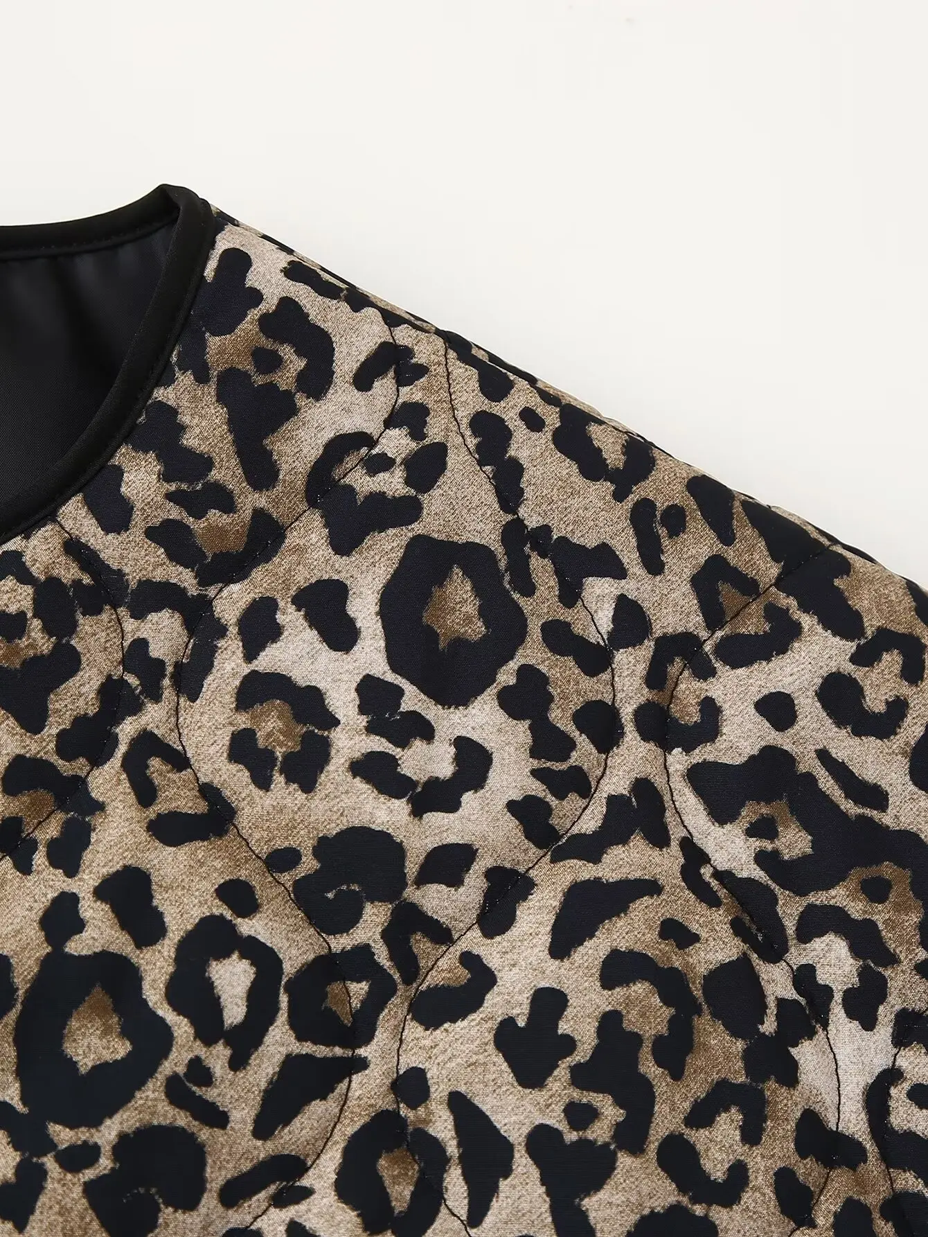 ZEVITY 2024 Women Vintage Leopard Print Quilted Cotton Jacket Female Chic Long Sleeve Buttons Casual Slim Coat Tops CT6287