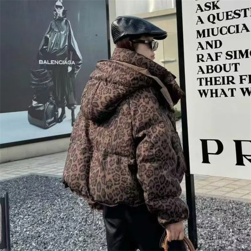 Leopard print down cotton jacket short style 2026 new winter fashion loose and thick stand up collar bread jacket