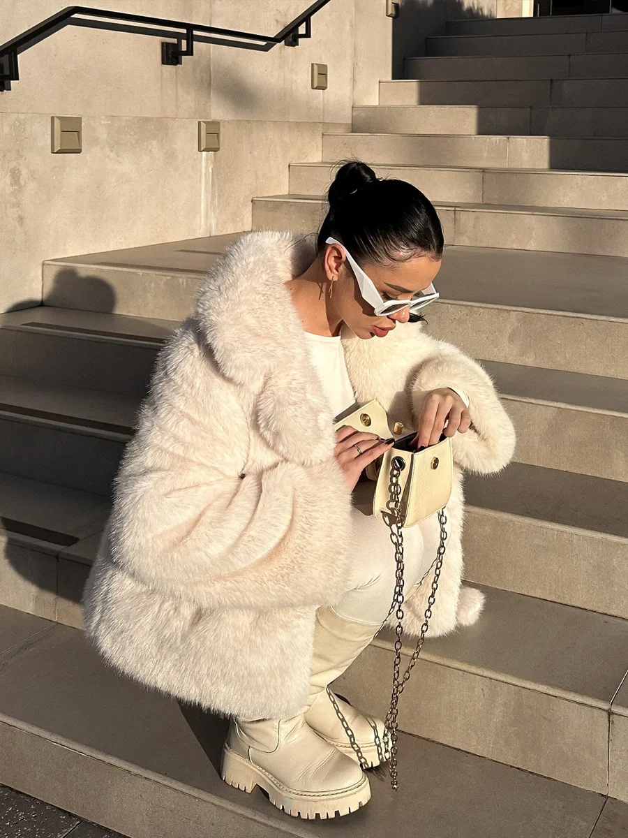 Winter Faux Fur Coat Women Fluffy Women Winter Jacket Long Sleeve Warm Woman Coat High Quality Luxury Outerwears Coats for Woman
