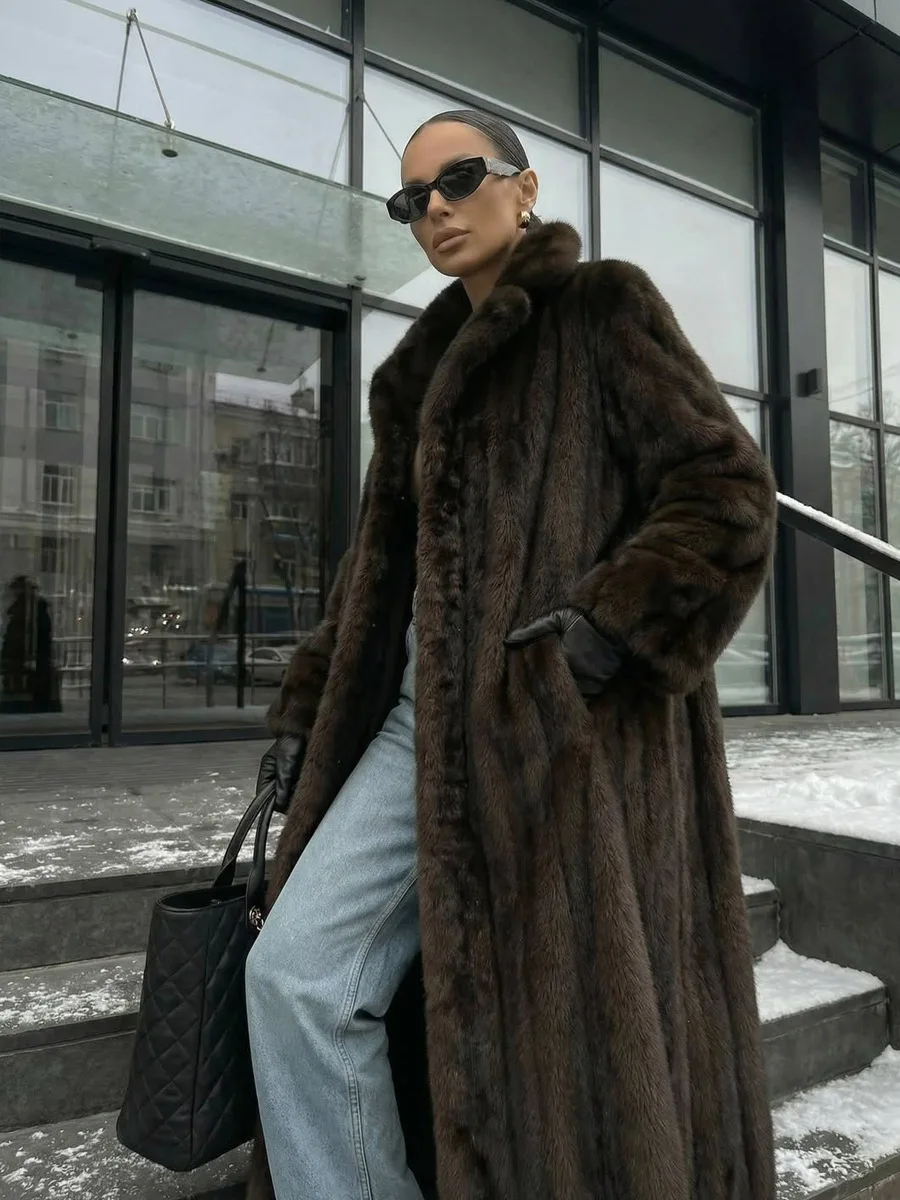 Winter High Quality Long Thicken Warm Faux Fur Jacket Women Luxury Double Pocket Fluffy Brown Wide Lapel Fur Jacket Overcoat