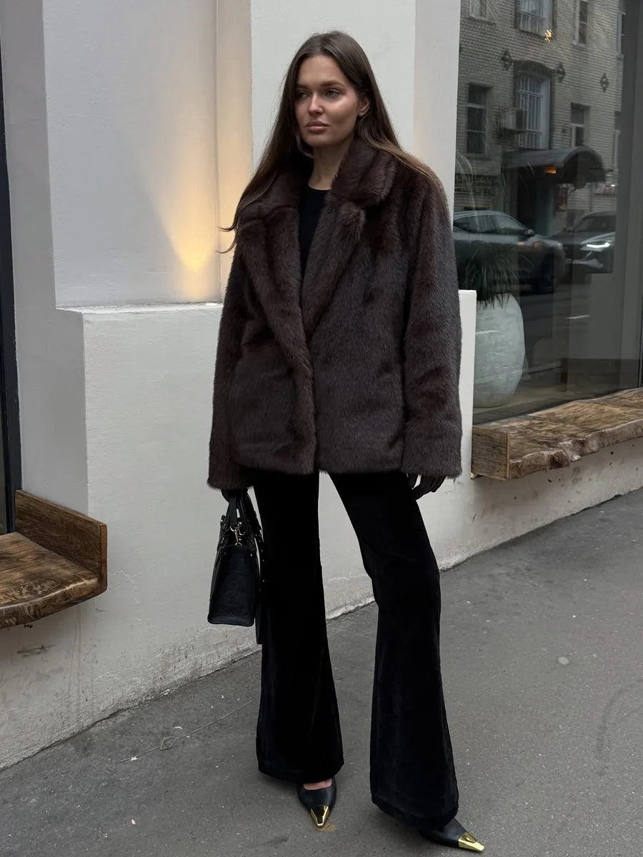 Winter High Quality Thick Warm Faux Mink Fur Jacket Coat Women Luxury Elegant Brown Wide Lapel Hidden Button Fluffy Fur Jacket