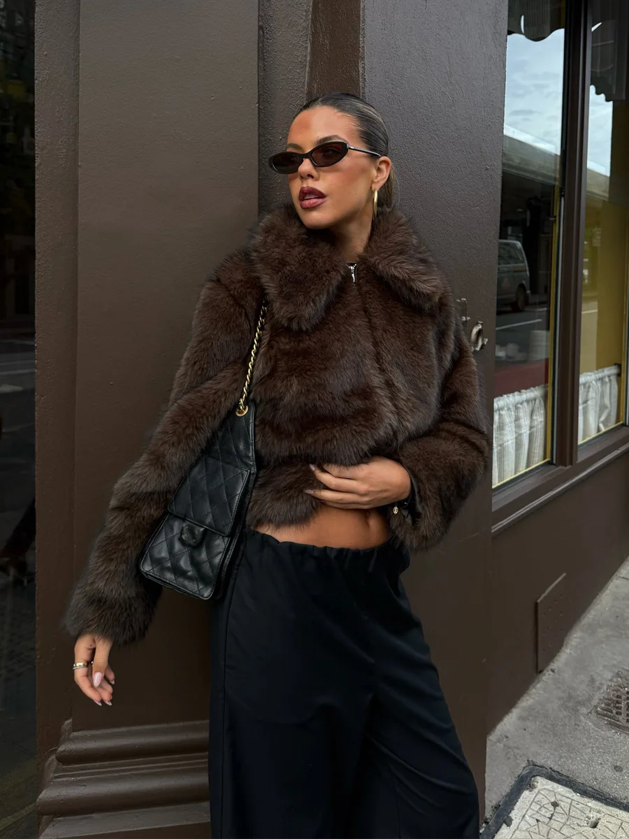 Autumn Winter Short Oversized Faux Fur Coat Women Fashion Street Fluffy Collar Jacket Female Zipper Thick Warm Outerwear