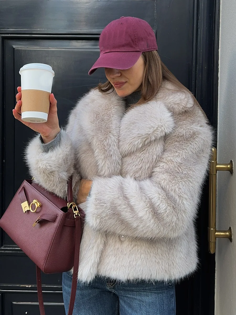 Winter High Quality Thick Warm Faux Fur Coat Women Big Lapel Loose Short Fluffy Fur Jacket Female Fury Plush Jacket Overcoat