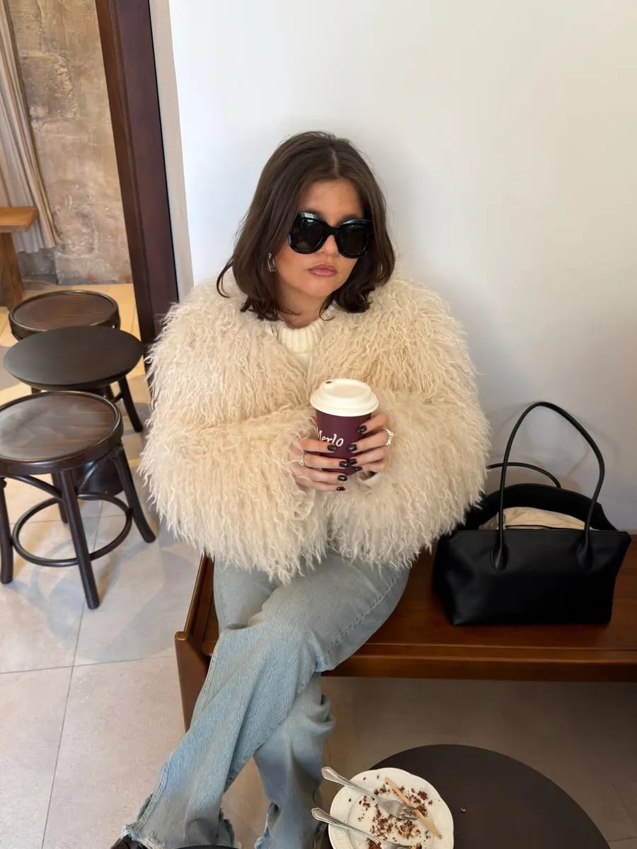 Winter Chic Street Girls Round Neck Jacket Faux Sheep Fur Coat Women Fluffy Warm Fur Cardigan Cotton Jacket Cropped Outerwear