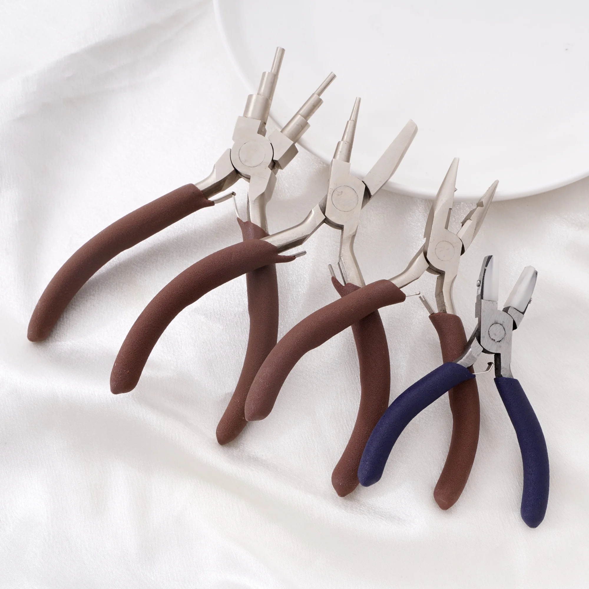 1PC Coffee Carbon Steel Jewelry Pliers DIY Beading Wire Wrapping Tools Nylon Jaw Round Flat Nose Pliers Hand Tools Accessories