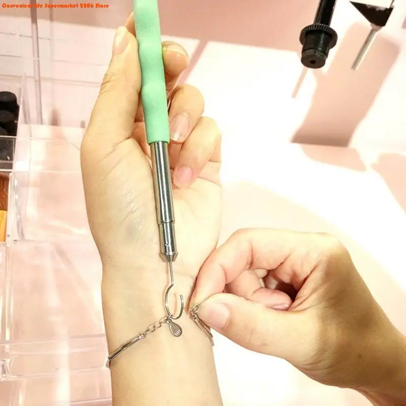 Bracelet Clasp Helper Jewelry Helper Portable Bracelet Tool Hooking Equipment for Jewelry Bracelet Watch Clasps Zippers