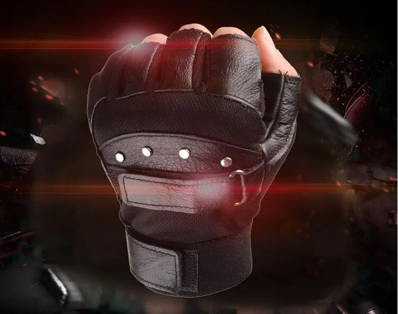 Men's Half Finger Leather Fitness Gloves Bike Sport Gloves Gym Exercise Men Black Rivets Punk Gloves G135