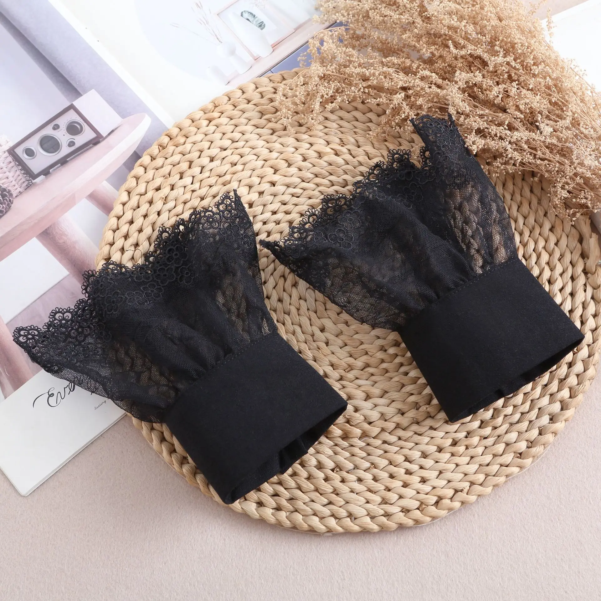 Women Flower Lace White Black Cuffs Detachable Fake Sleeves Wedding Bridal Gowns Accessories Sweater Cuff Decorative Accessories
