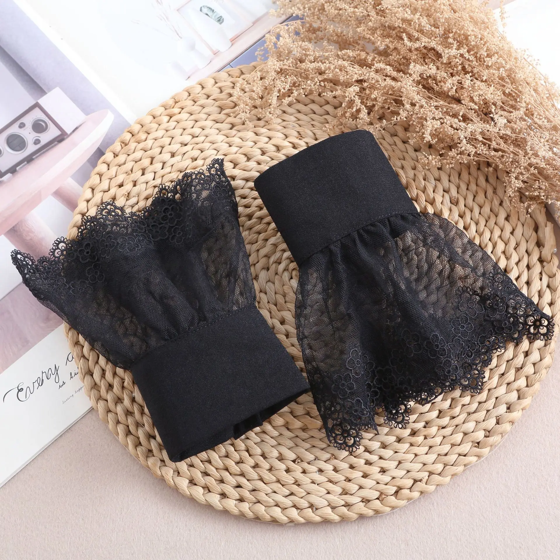 Women Flower Lace White Black Cuffs Detachable Fake Sleeves Wedding Bridal Gowns Accessories Sweater Cuff Decorative Accessories