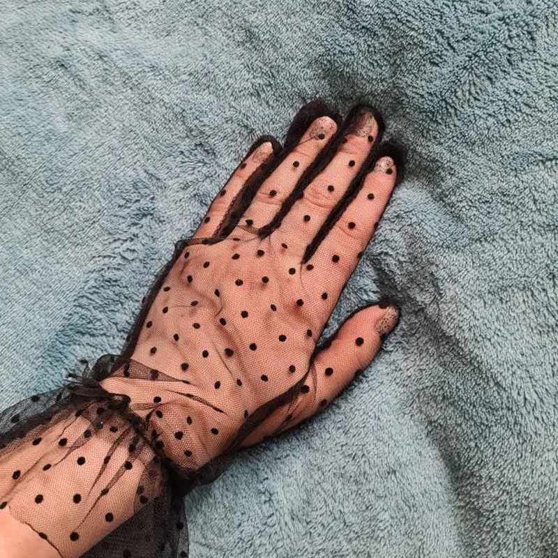 1 Pair Lace Gloves Fashion Autumn Summer Women Short Tulle Stretchy Lotus Leaf Sheers Flexible Mesh Gloves Full Finger
