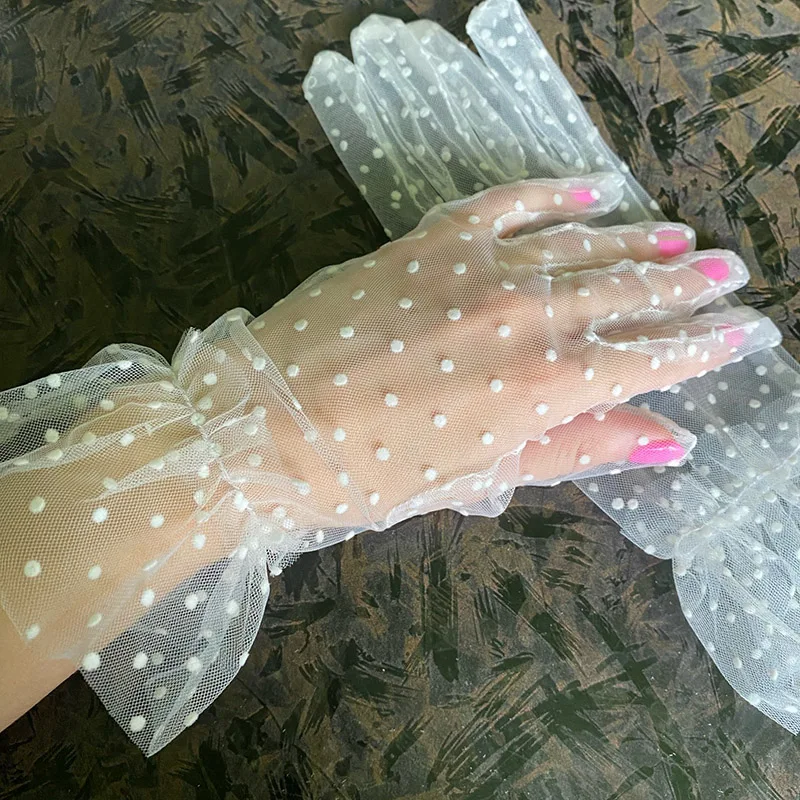 1 Pair Lace Gloves Fashion Autumn Summer Women Short Tulle Stretchy Lotus Leaf Sheers Flexible Mesh Gloves Full Finger