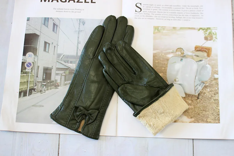 Women's Winter Warm Color Leather Gloves Fashion Striped Style Windproof Sheepskin Velvet Lining Driving Gloves