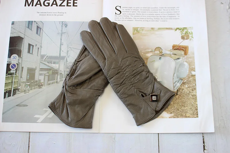 Women's Winter Warm Color Leather Gloves Fashion Striped Style Windproof Sheepskin Velvet Lining Driving Gloves