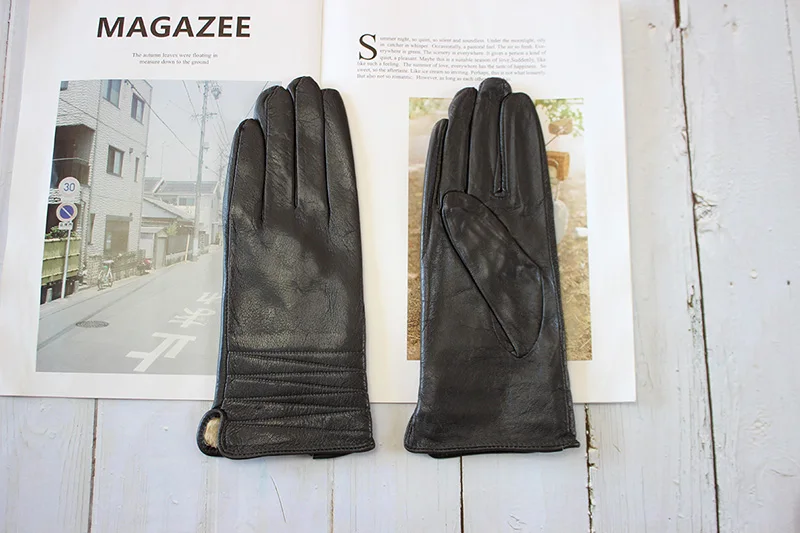 Women's Winter Warm Color Leather Gloves Fashion Striped Style Windproof Sheepskin Velvet Lining Driving Gloves