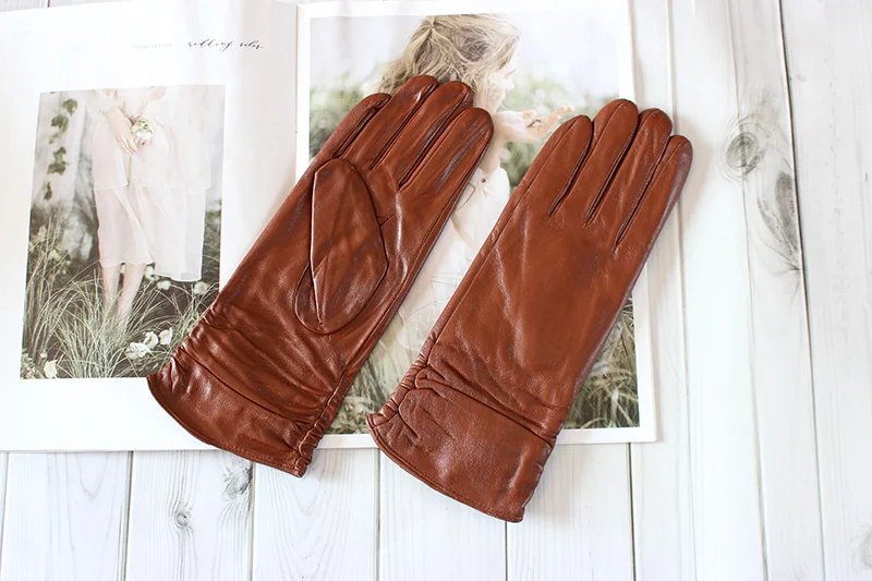 Women's Sheepskin Leather Gloves With Velvet Lining For Warmth in Autumn and Winter Outdoor Anti Cold Motorcycle Driving Gloves