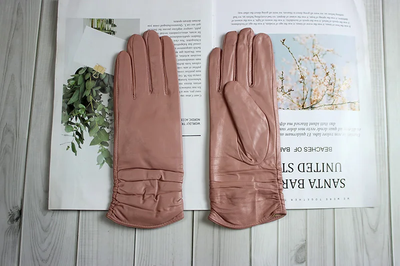 Women's Sheepskin Leather Gloves With Velvet Lining For Warmth in Autumn and Winter Outdoor Anti Cold Motorcycle Driving Gloves