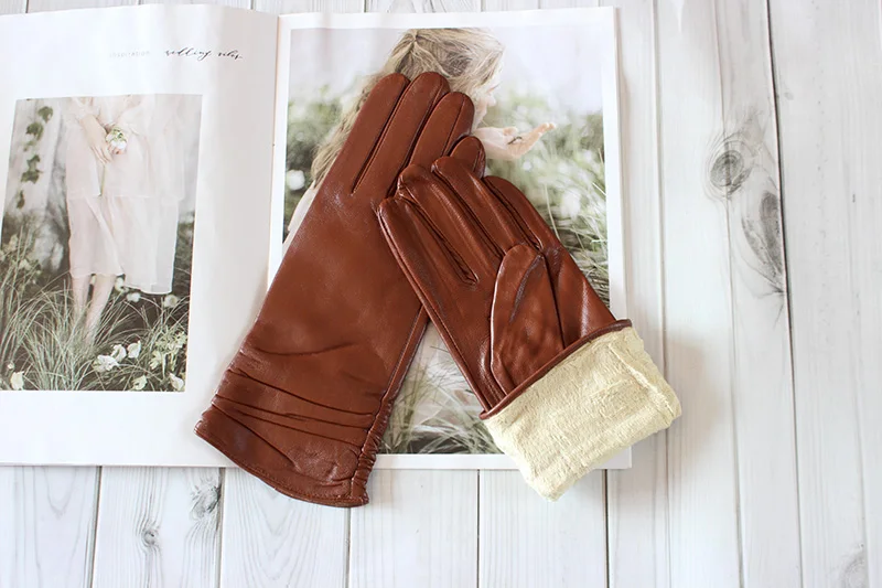 Women's Sheepskin Leather Gloves With Velvet Lining For Warmth in Autumn and Winter Outdoor Anti Cold Motorcycle Driving Gloves