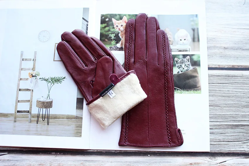 Women's Colored Leather Gloves Fashion Striped Style with Velvet Lining Warm Autumn Winter Sheepskin Finger Gloves