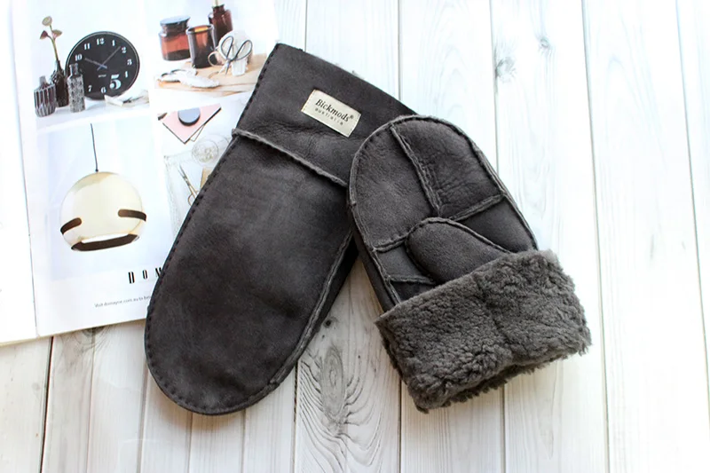 Men's Winter Warm Sheepskin Fur Mittens Thickened Windproof Cold-Proof Wool Lined Leather Gloves for Cold Weather Protection
