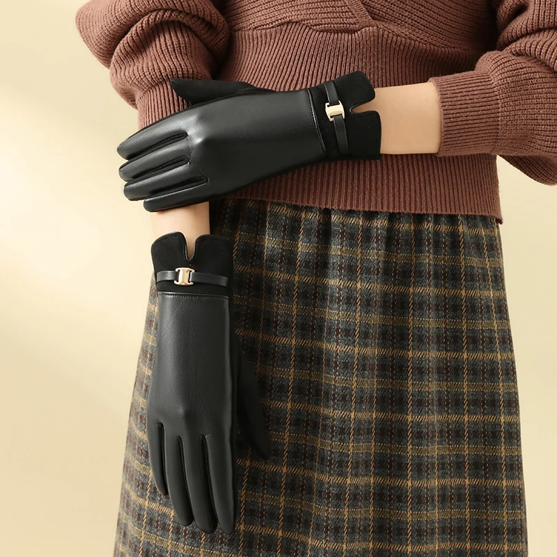 1 Pair of Gloves for Women in Winter Fleece-Lined to Heattech and Touch Screen Pu Elegant and Exquisite Cycling Driving Gloves