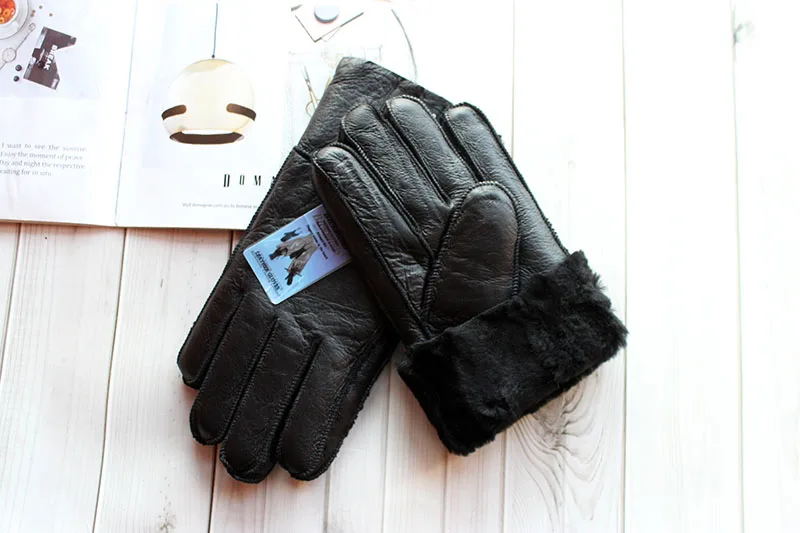 Winter Warm Sheepskin Fur Gloves Men Thickened Outdoor Motorcycle Riding Windproof and Cold-Proof Leather Points Wool