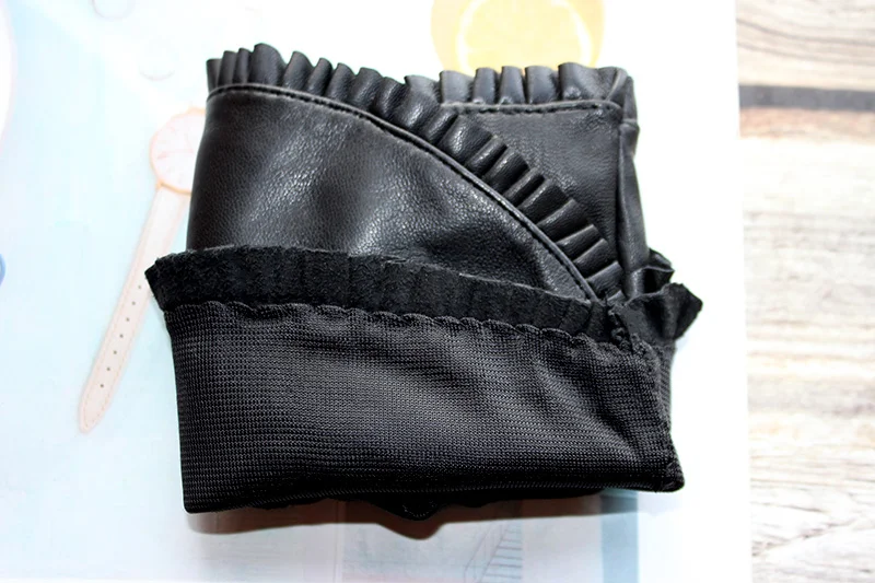 Women's Half Finger Leather Gloves Fashion Four Seasons Driving Wrinkle Style Sheepskin Gloves Outdoor Sports Cycling Anti Slip