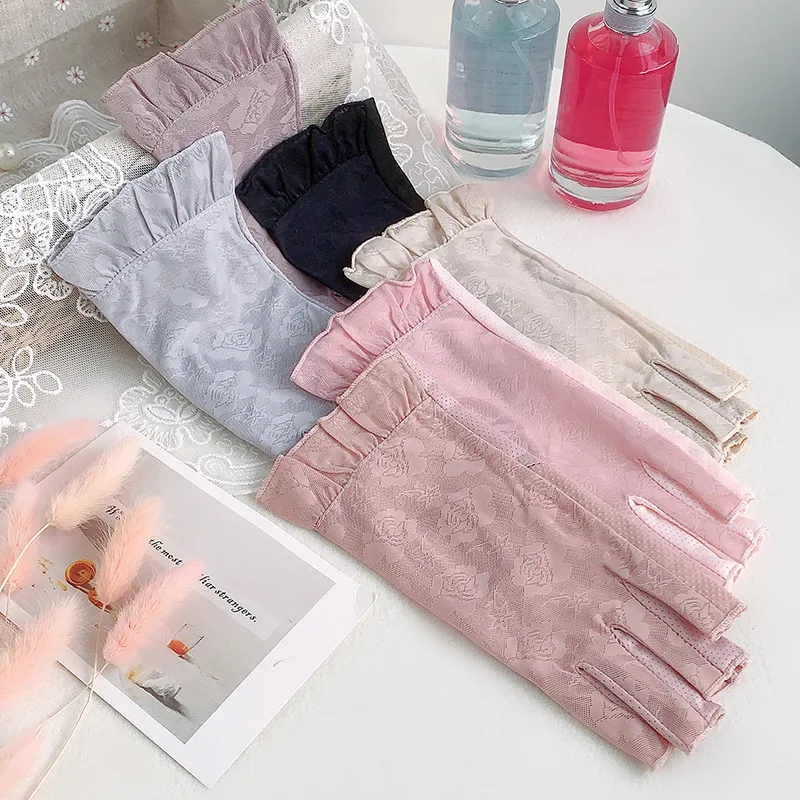 Women Summer Sunscreen Lace Flowers Driving Cycling Breathable Half Finger Gloves Thin Mesh Ice Silk Touch Screen Anti-Slip