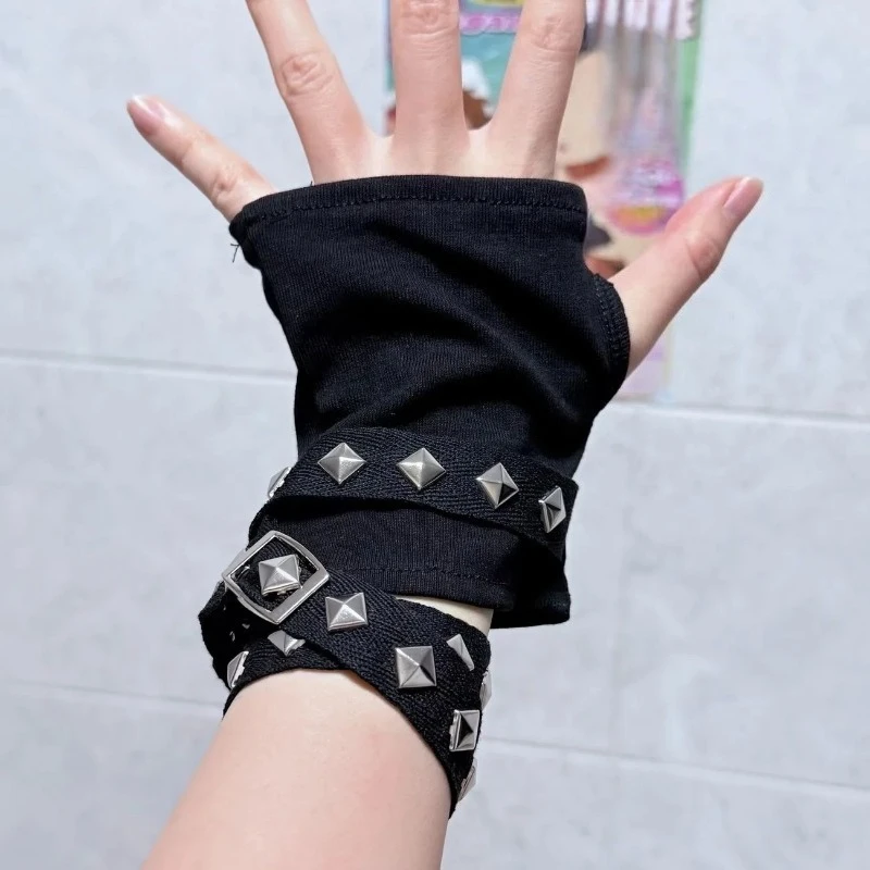 Black Rivet Chain Gloves Unisex Y2K Strap Girl Sleeve Hand Cover Teenage Girls Hip Hop Arm Cover Driving Gloves Accessories