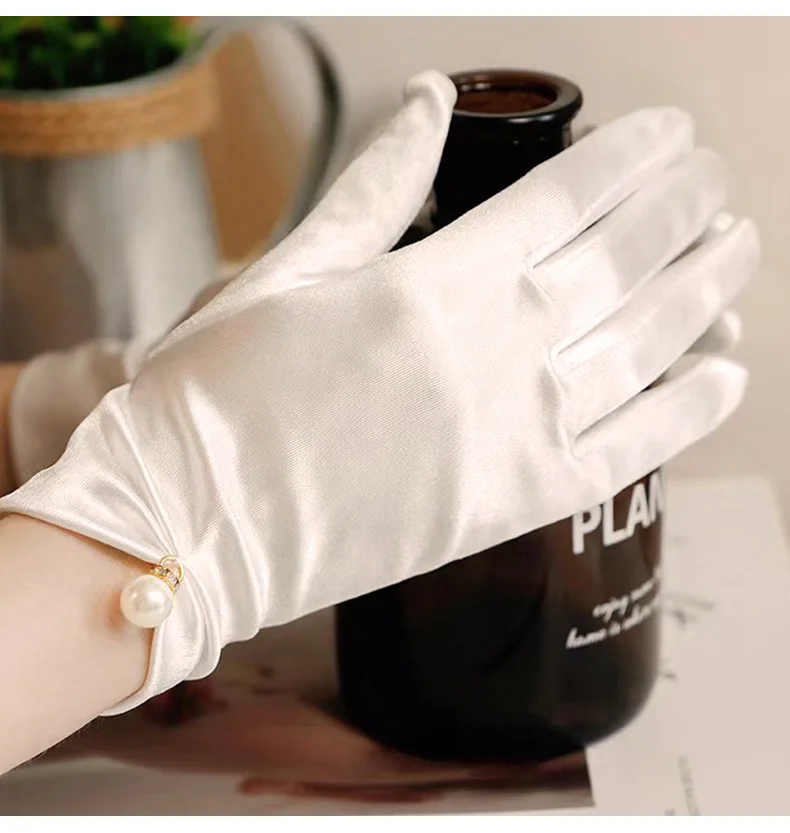 2025 Elegant Bridal Five Finger Performance Lolita JK Full Finger Gloves Pearl Women Wedding Gloves Korean Driving Mittens