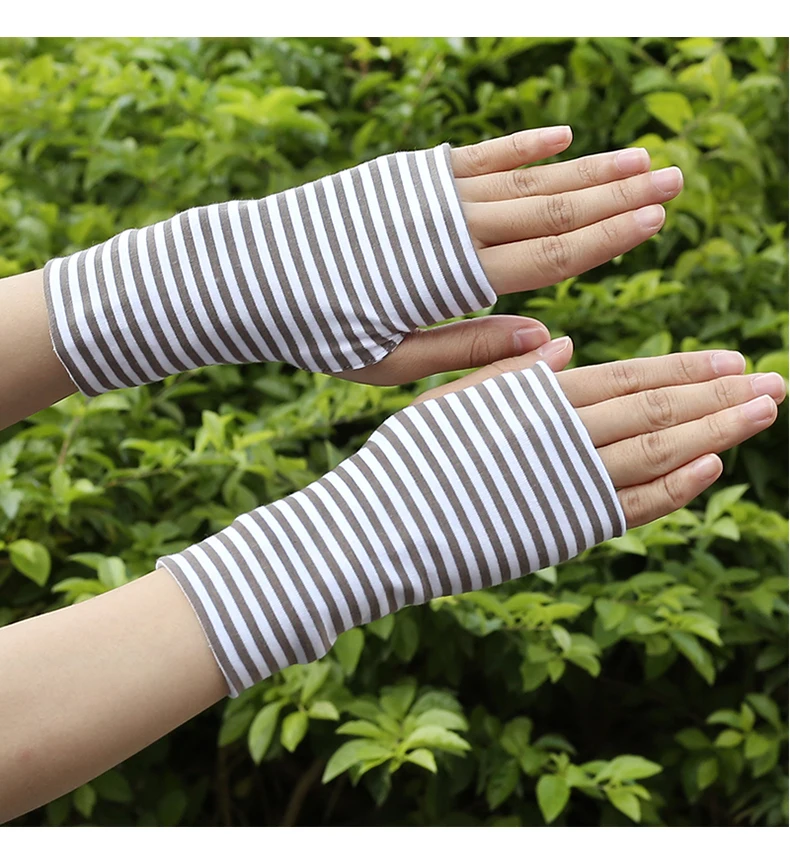 Short Fingers Striped Half Finger Gloves Unisex Sun Protection Pure Drive and Ride Fingerless Style Warm Fashionable Gloves