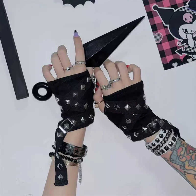 Y2K Millennial Hot JK Girls Rivet Strap Gloves Hip hop Harajuku Fingerless Gloves Punk Gothic Style Short Arm Warmer Streetwear