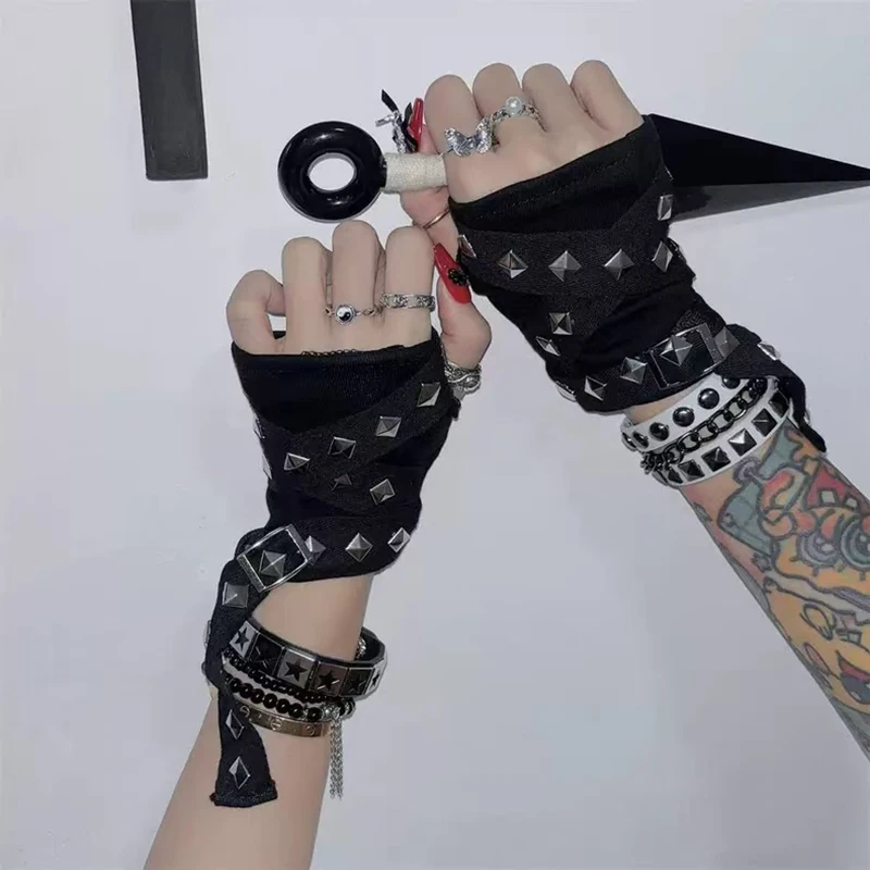 Y2K Millennial Hot JK Girls Rivet Strap Gloves Hip hop Harajuku Fingerless Gloves Punk Gothic Style Short Arm Warmer Streetwear