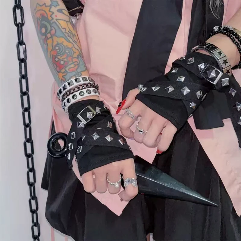 Y2K Millennial Hot JK Girls Rivet Strap Gloves Hip hop Harajuku Fingerless Gloves Punk Gothic Style Short Arm Warmer Streetwear