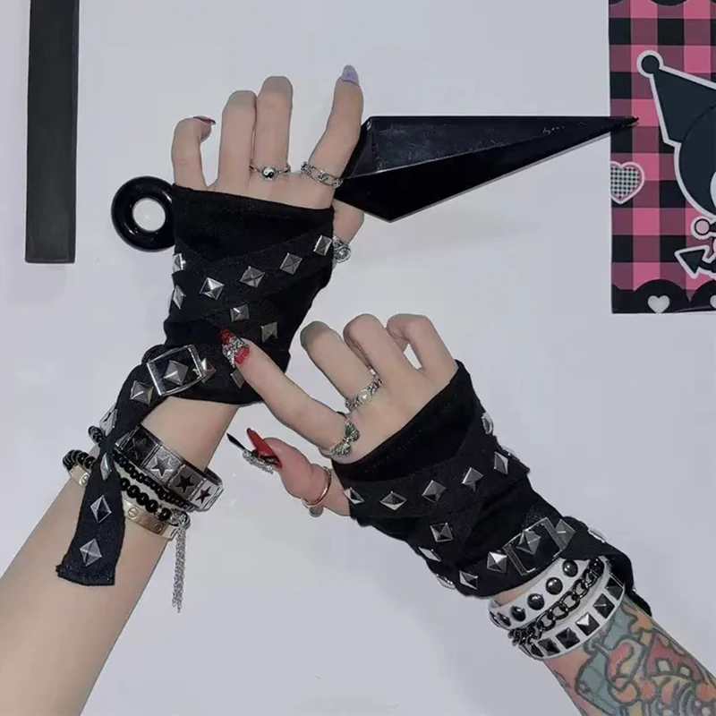 Y2K Millennial Hot JK Girls Rivet Strap Gloves Hip hop Harajuku Fingerless Gloves Punk Gothic Style Short Arm Warmer Streetwear