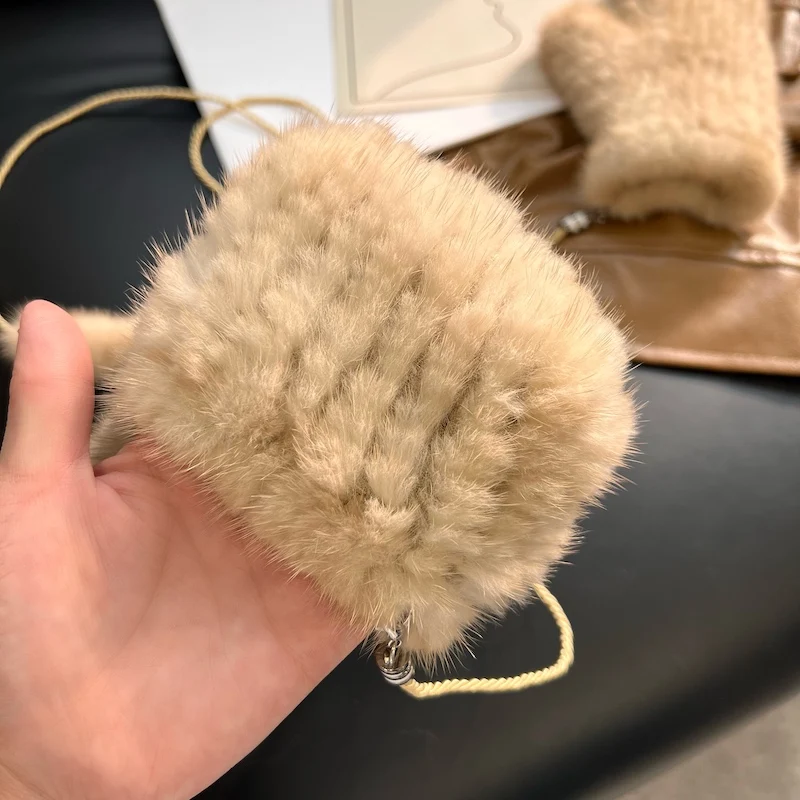 Winter Real Mink Fur Gloves Fashion Soft Warm 100%Natural Mink Fur Gloves Lady Good Elastic Genuine Fur Gloves Knitted Fur Glove
