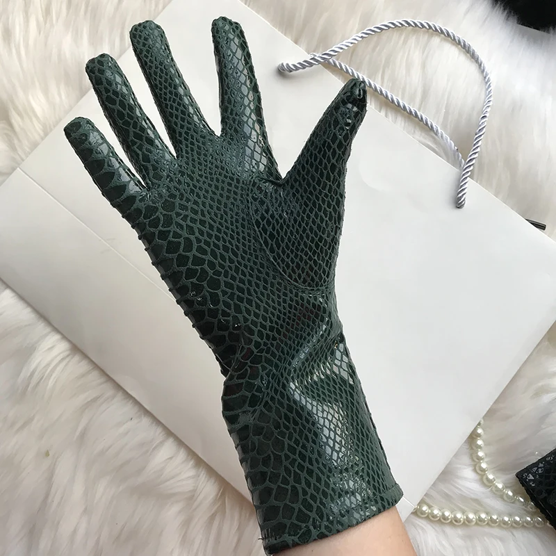 Long Gloves For Women Spring Winter Male Patent Leather Fashion Catwalk Motorcycle Riding Luvas Brilliant Warm Arm Warmer Gants