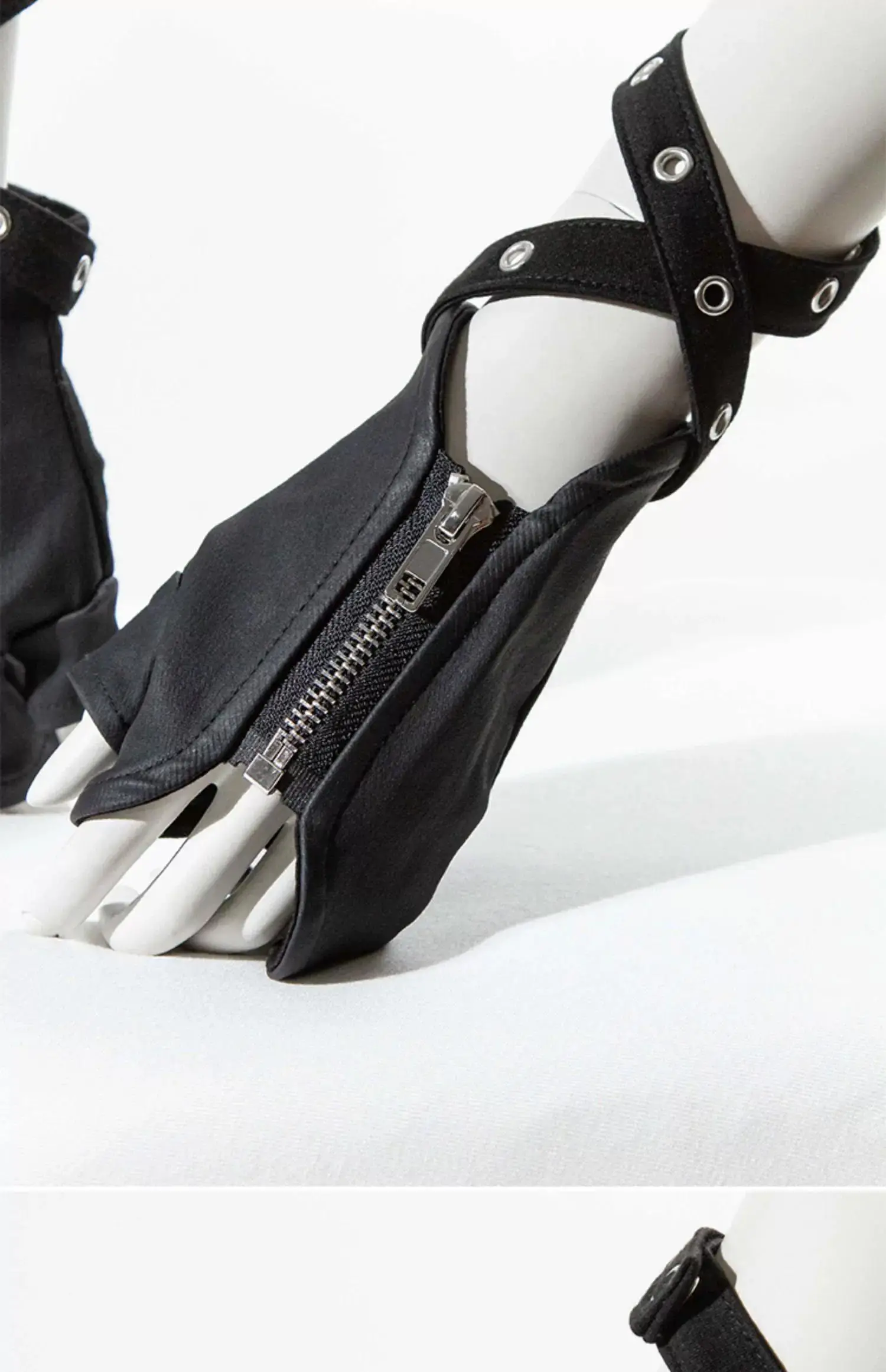 Hip Hop Punk Imitation Leather Fingerless Gloves Women Techwear Style Zipper Sport Motorcycle Gloves Guantes