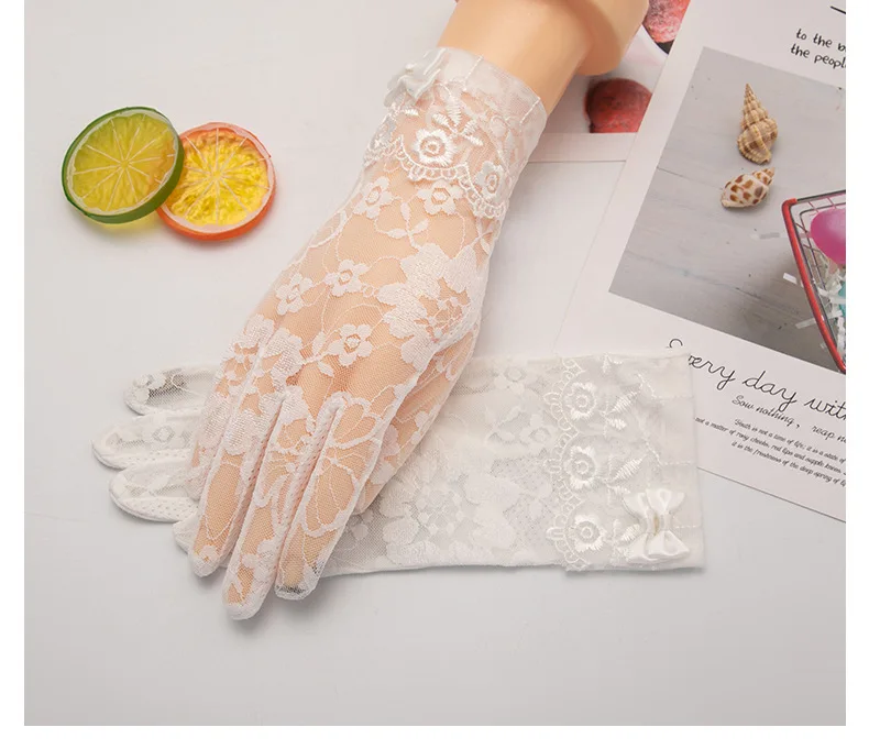 Lady Anti-Slip Breathable Sunscreen Gloves Women Summer Ice Silk Lace Anti-UV Elegant Thin Electric Car Driving Mittens