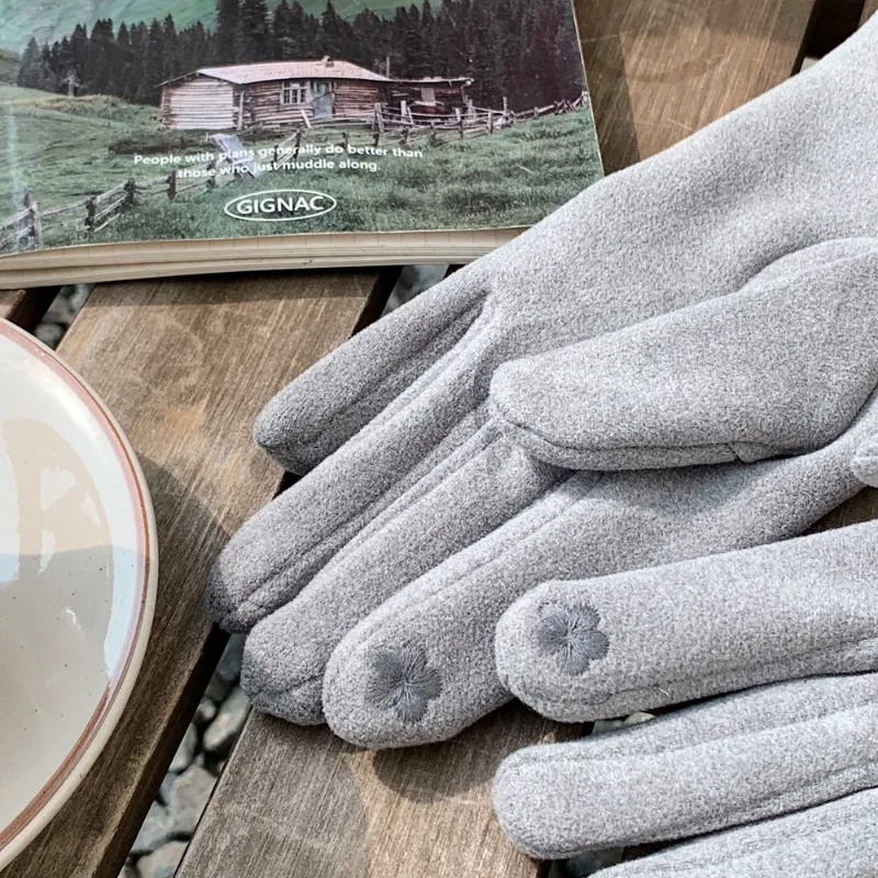 Fashion Simple Style Women Winter Keep Warm Touch Screen Thickened Button Decoration Gloves Outdoor All Match Windproof