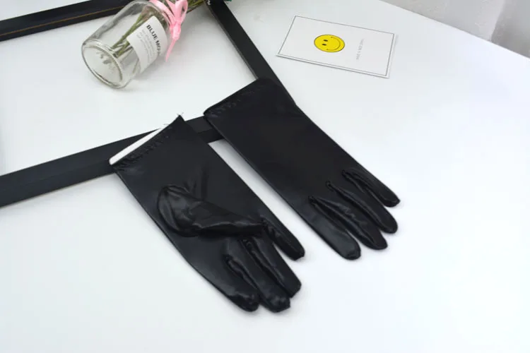 Shiny patent leather adult gloves, etiquette thin, men's and women's role-playing, stage performance, party gloves