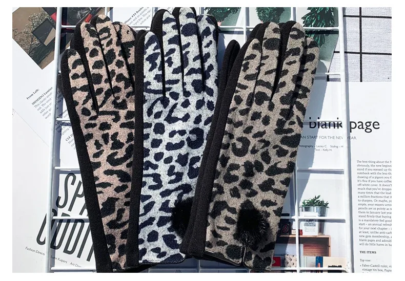 Winter New Fashion Sexy Opening Design Leopard Print Gloves Women Touch Screen Warm Full Finger Gloves Elegant Soft Mittens G083