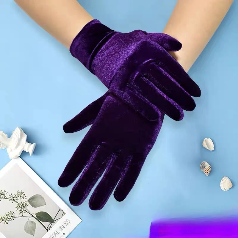 Short Opera Velvet Gloves for Women Flapper Stretchy Wrist Length Banquet Gloves Tea Party Halloween Costume Gloves